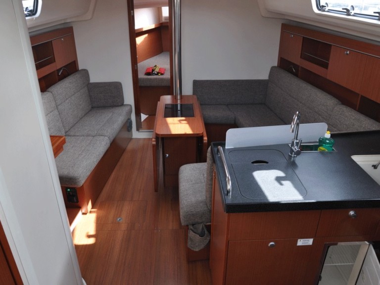 Hanse Hanse 385 in Pula on SamBoat