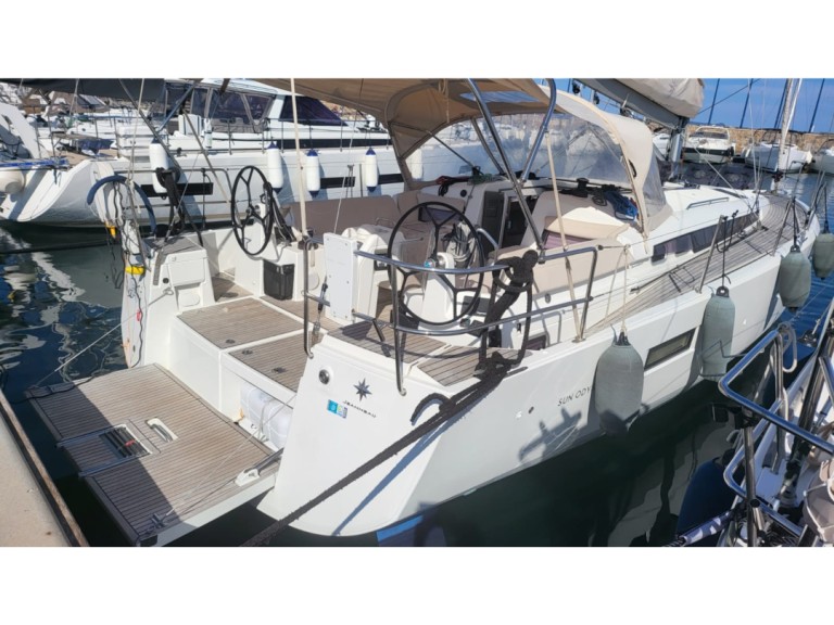 Jeanneau SUN ODYSSEY 440-NATSUMI charter bareboat or skippered in  Hyères