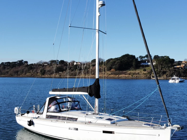 Yacht charter Weymouth cheap Oceanis 45