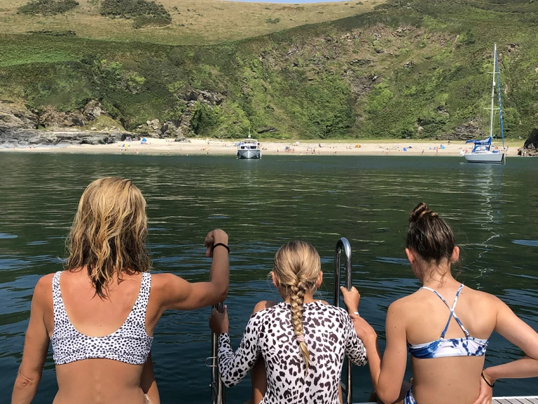 Sailboat rental in Weymouth - Bénéteau Oceanis 45