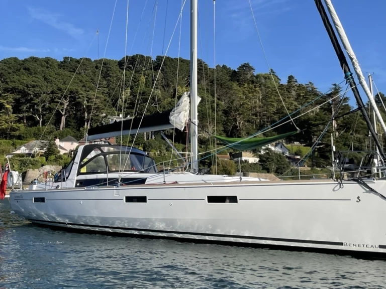 Boat rental Bénéteau Oceanis 45 in Weymouth on Samboat