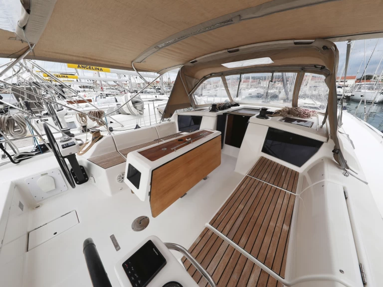 Dufour Dufour 430 Grand Large charter bareboat or captained in  Šibenik