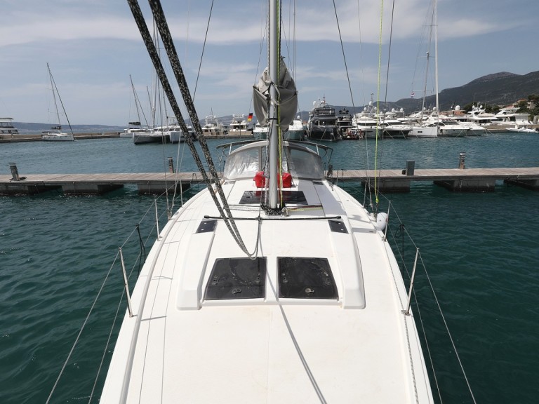 Boat rental Hanse Hanse 455 in Mandalina Marina on Samboat