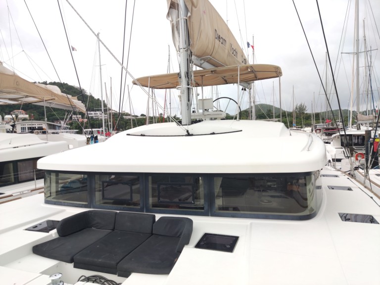 Yacht charter Le Marin cheap Lagoon 52 F