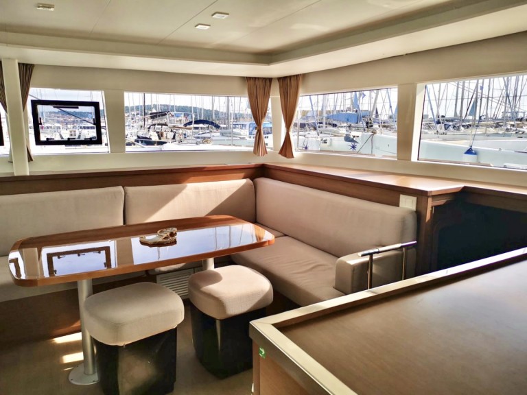 Yacht charter Primošten cheap Lagoon 450 F