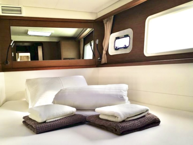 Boat rental Lagoon Lagoon 450 F in Primošten on Samboat