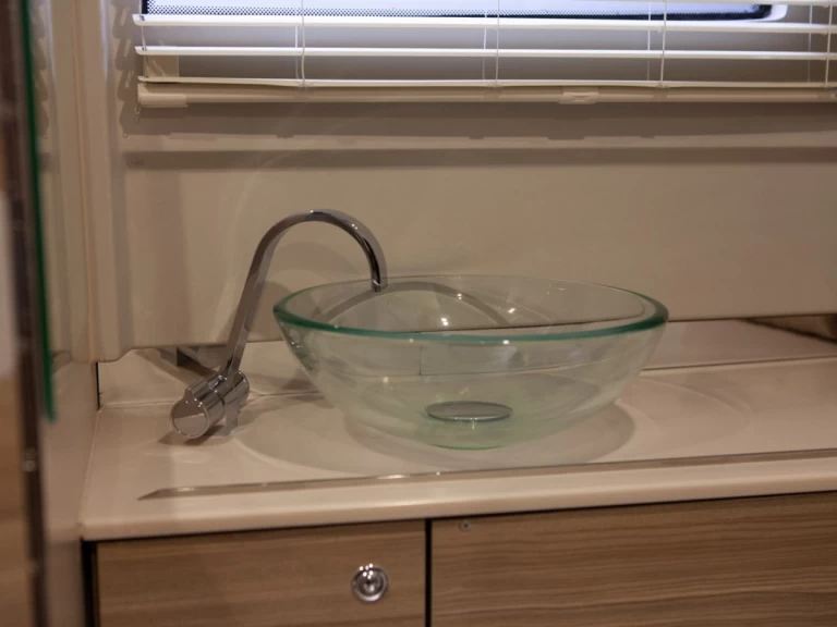 Motorboat rental with or without captain Saxdor Hydra