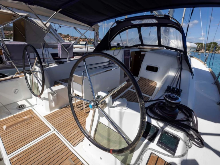 Sailboat rental in Golfo Aranci - Jeanneau Sun Odyssey 349