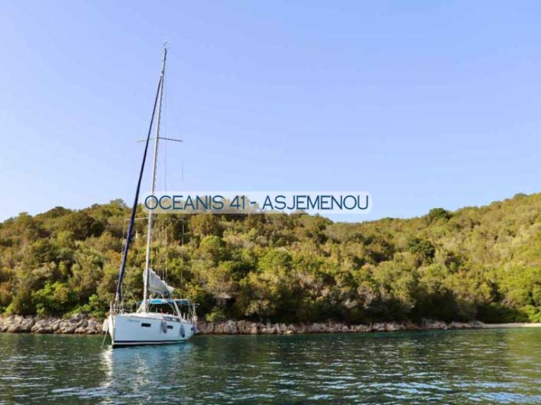 Boat rental Bénéteau Oceanis 41 in Gouvia on Samboat