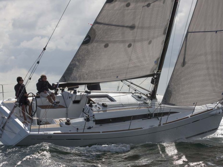 Rent a Bénéteau First 35 Pula