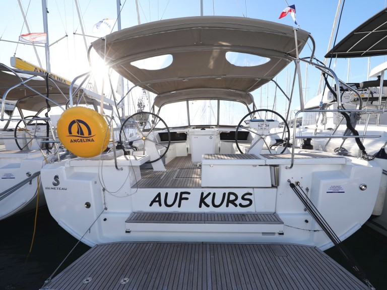 Bareboat Rental Sailboat Bénéteau with a boat licence