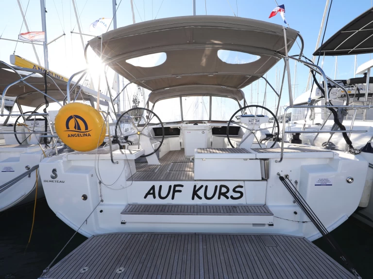 Bareboat Rental Sailboat Bénéteau with a boat licence