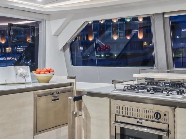 Catamaran for rent Nassau at the best price