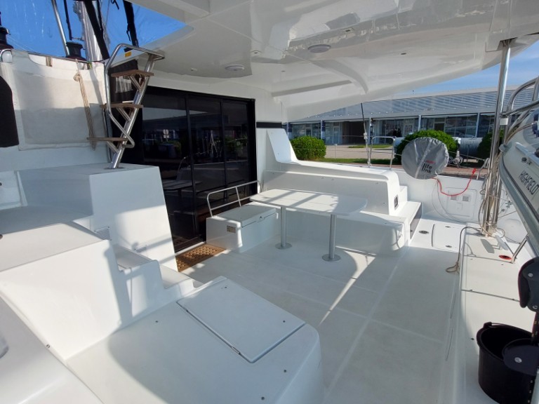 Yacht charter Sukošan cheap Lagoon 42