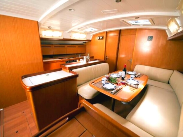 Bareboat Rental Sailboat Bénéteau with a boat licence