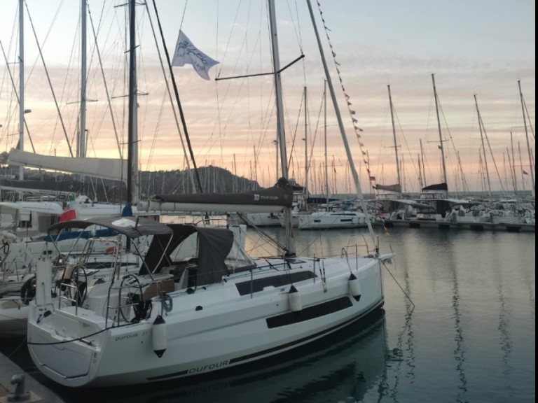 Rent a Dufour Dufour 37 Furnari