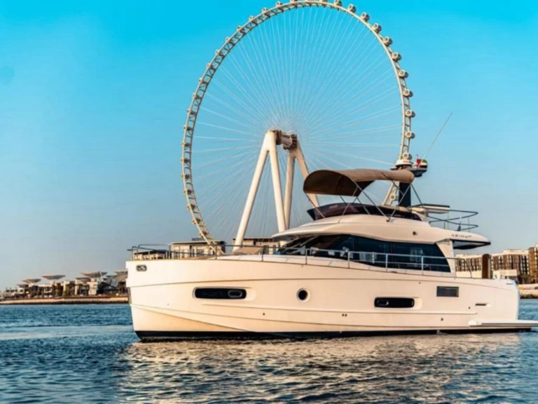 Boat rental Azimut Azimut 46 Fly in Dubai Marina on Samboat