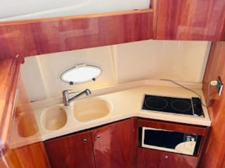 Bareboat Rental Motorboat Azimut with a boat licence