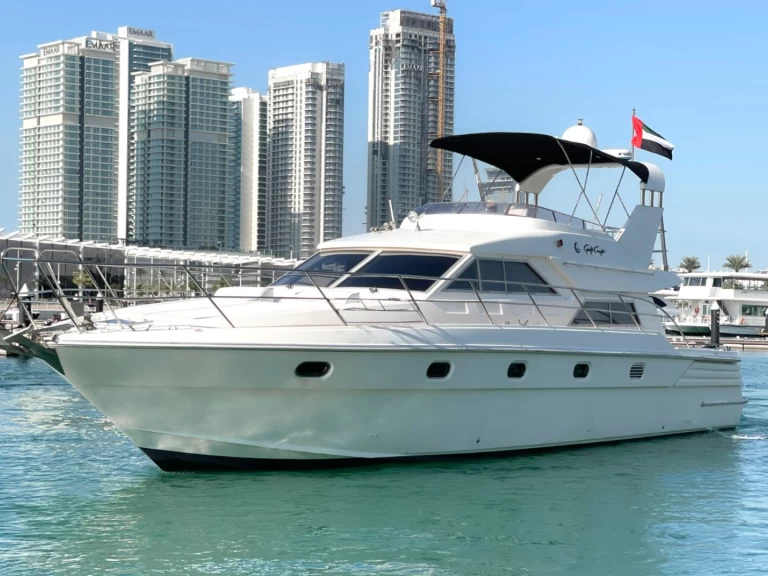 Azimut Azimut 58 in Dubai Marina on SamBoat