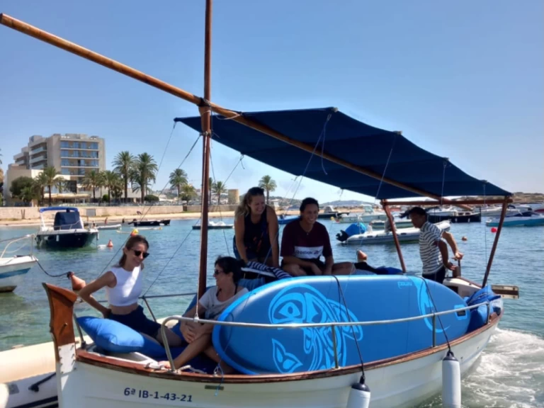 Motorboat for rent Ibiza Town at the best price