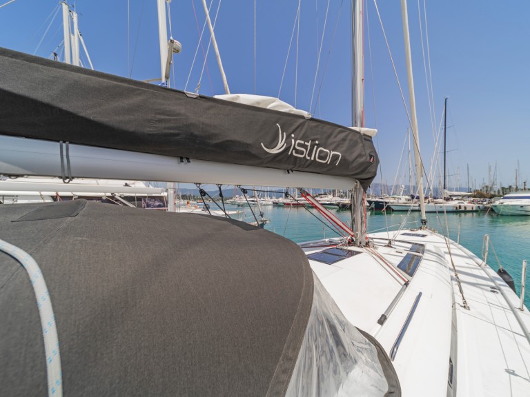 Yacht charter Gouvia cheap Oceanis 51.1