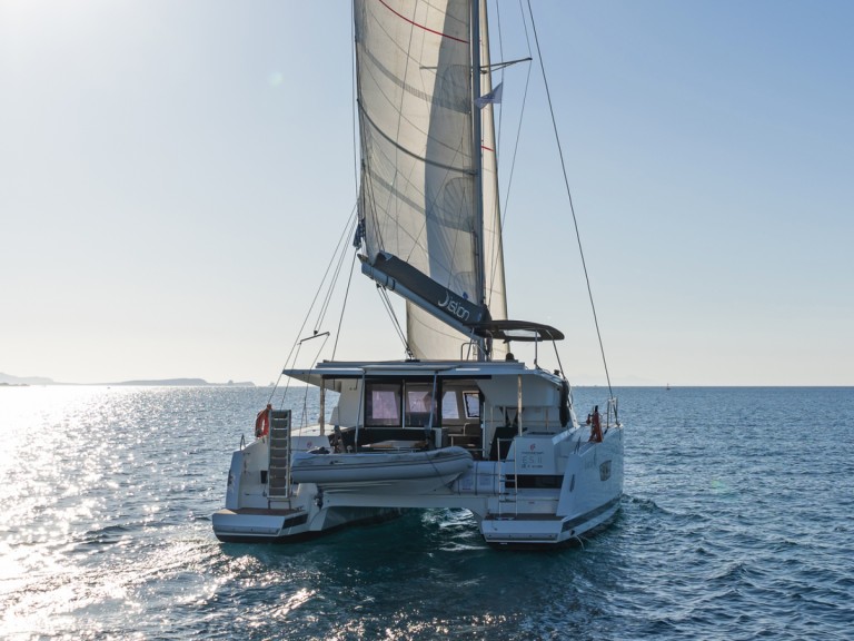 Catamaran rental with or without captain Fountaine Pajot Lefkáda