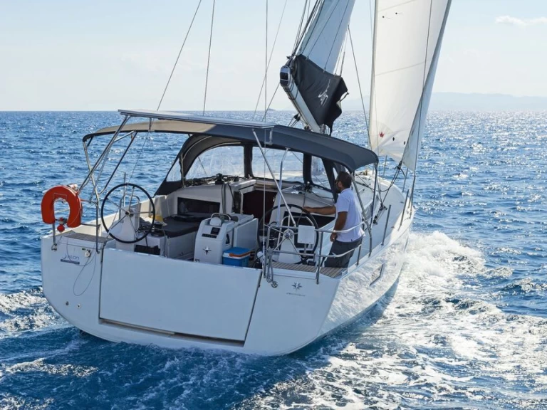 Rent a Jeanneau Sun Odyssey 440 Lefkáda