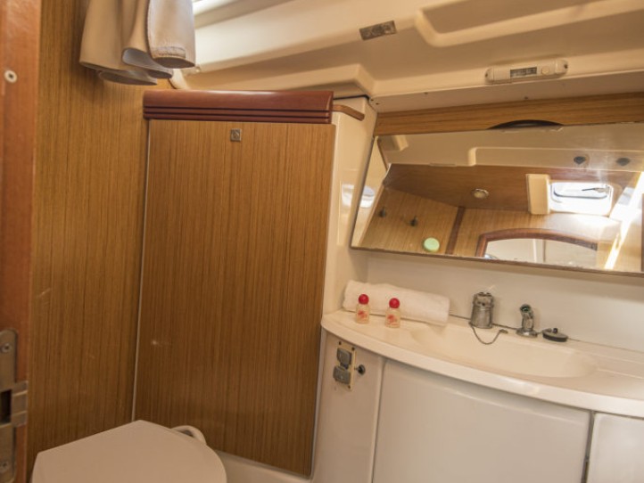 Jeanneau Sun Odyssey 42i charter bareboat or skippered in  San Vincenzo