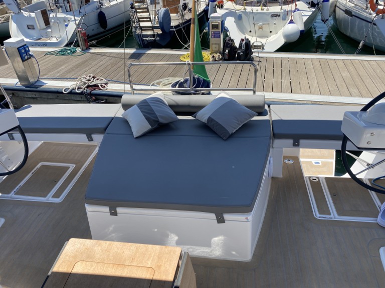 Sailboat rental in Palermo - Dufour Dufour 470