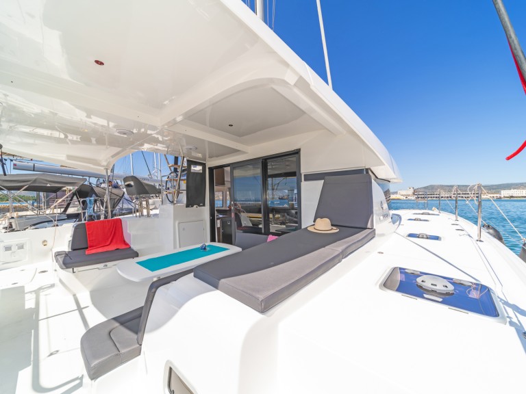 Lagoon Lagoon 42 in Préveza on SamBoat
