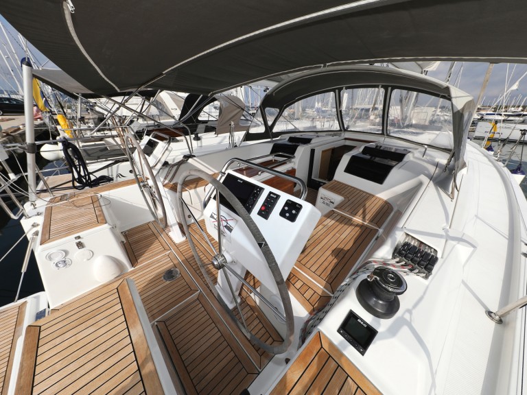 Bareboat Rental Sailboat Hanse with a boat licence