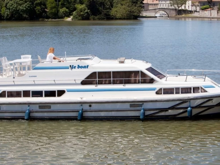 Standard Classique charter bareboat or captained in  Vinkeveen