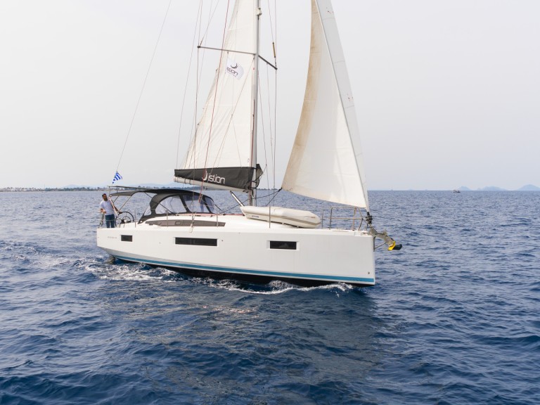 Jeanneau Sun Odyssey 410 in Gouvia on SamBoat
