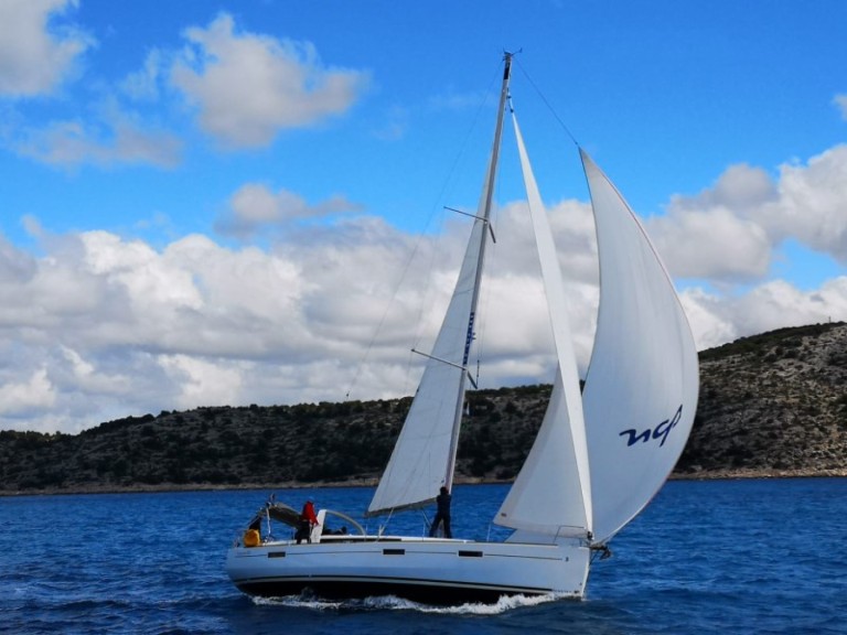 Yacht charter Šibenik cheap Oceanis 45