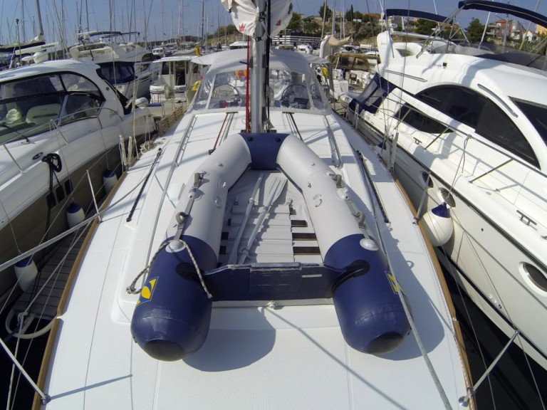 Sailboat rental in Šibenik - Bénéteau Oceanis 45