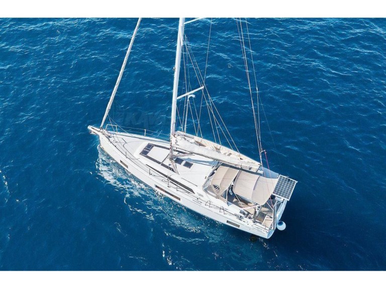 Sailboat rental with or without captain Bénéteau Keramotí