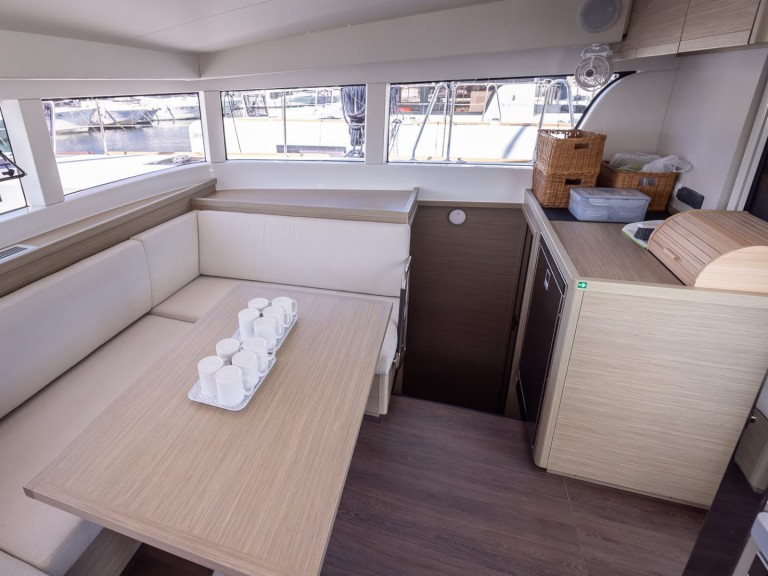 Yacht charter Primošten cheap Lagoon 40
