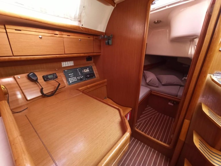 Bareboat Rental Sailboat Bavaria with a boat licence