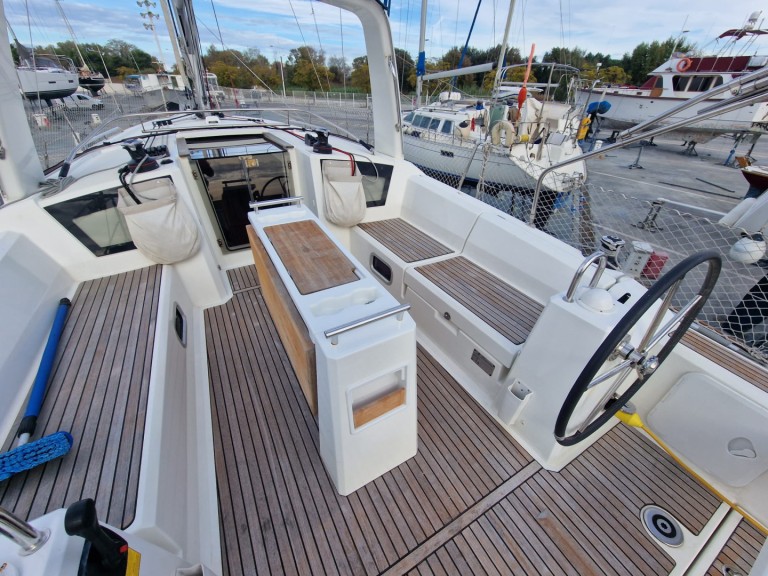 Yacht charter La Trinité-sur-Mer cheap Oceanis 38.1 (3 Cab)