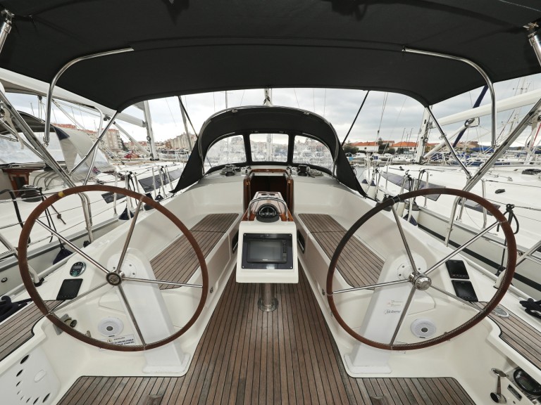 Sailboat rental in Biograd na Moru - Bavaria Cruiser 37