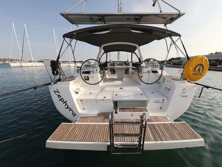 Sailboat rental in Sukošan - Bénéteau Oceanis 45