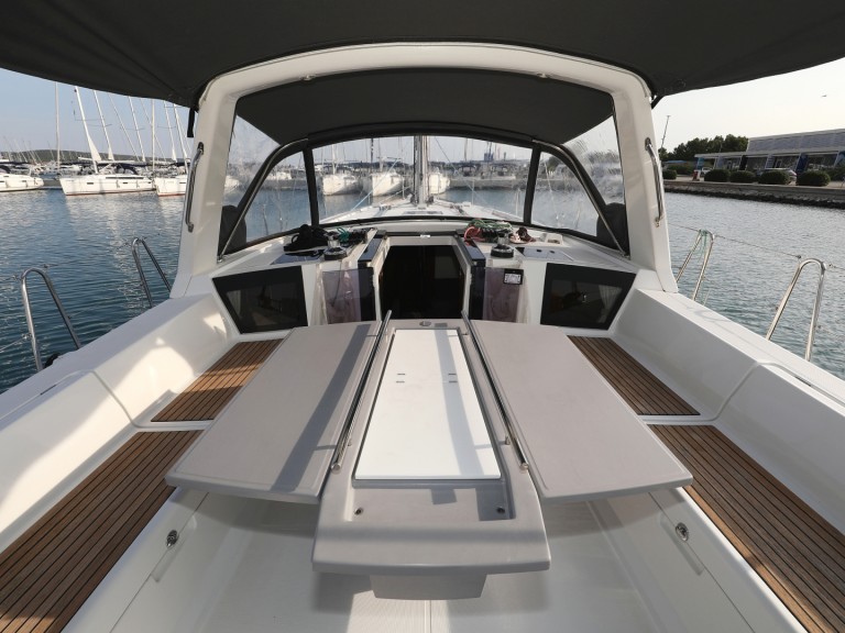 Bareboat Rental Sailboat Bénéteau with a boat licence