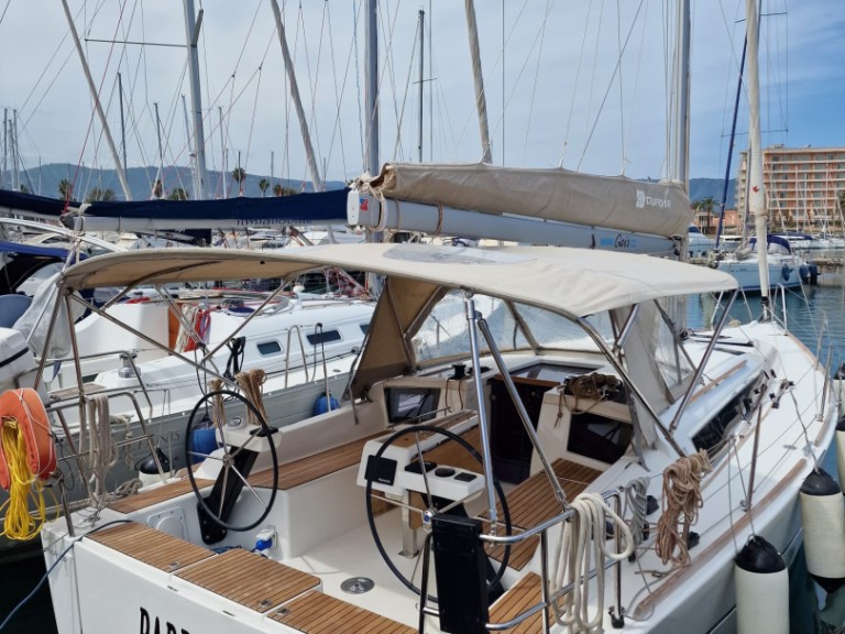 Bareboat Rental Sailboat Dufour with a boat licence