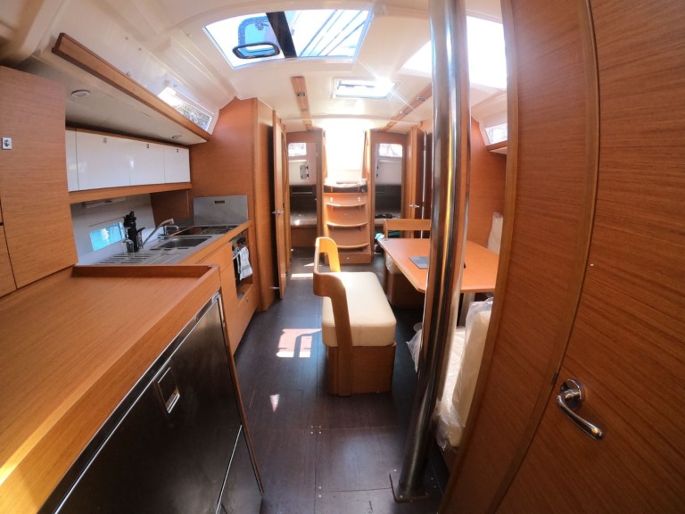 Boat rental Dufour Dufour 430 Grand Large in Palermo on Samboat