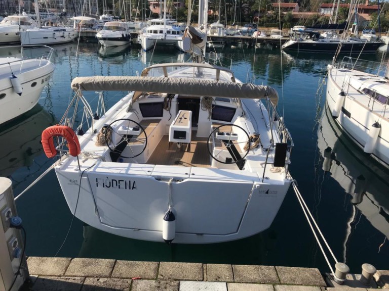 Yacht charter Furnari cheap Dufour 430 Grand Large