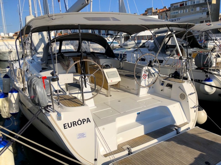 Sailboat rental in Zadar - Bavaria Cruiser 46