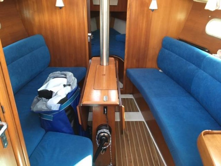 Sailboat rental with or without captain Jeanneau Larmor-Plage