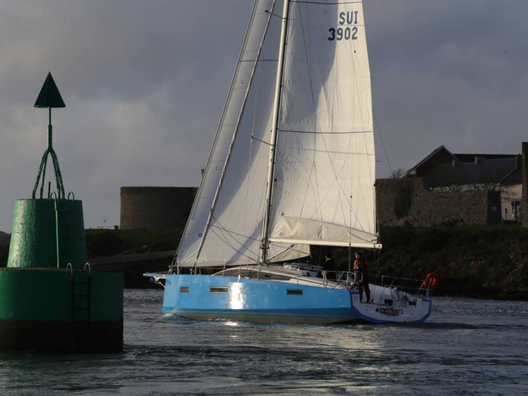 RM RM 1180 in Larmor-Plage on SamBoat