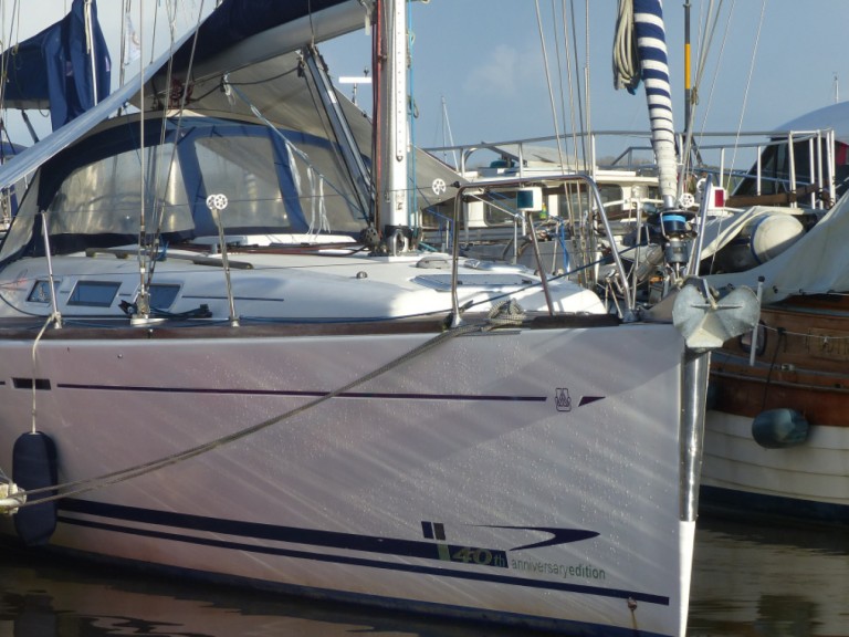 Yacht charter Larmor-Plage cheap Dufour 40