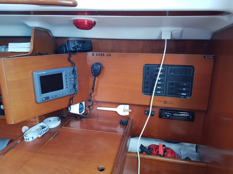 Sailboat rental with or without captain Bénéteau Larmor-Plage